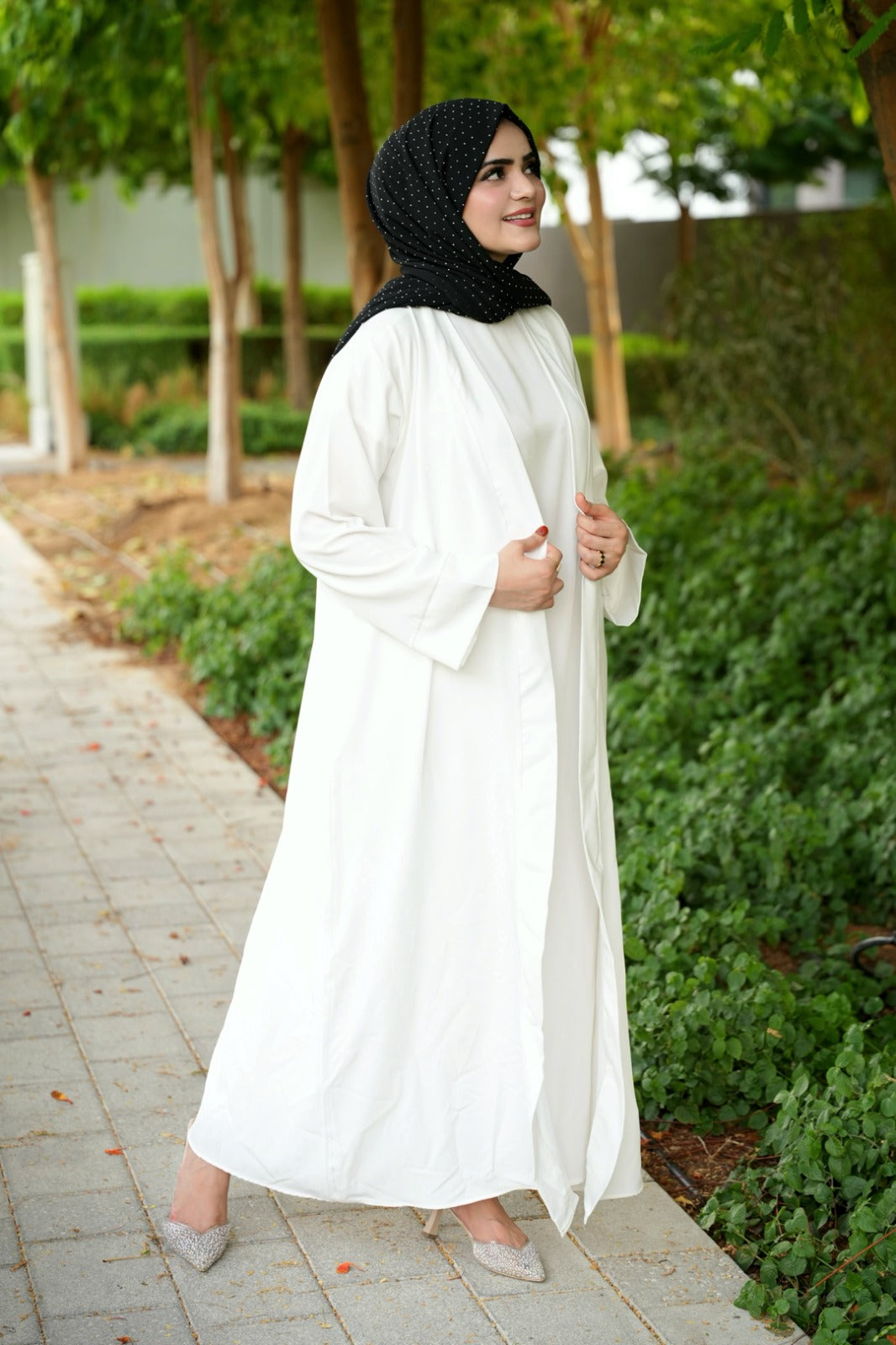 Haya Abaya white